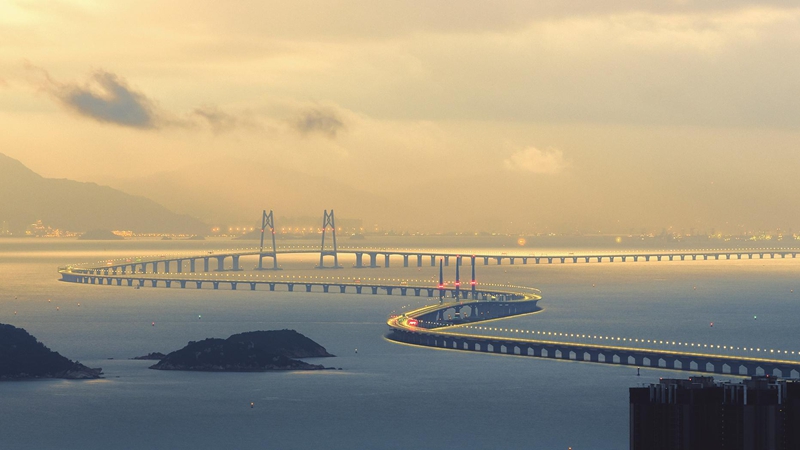 10、龐源租賃參建國家“世紀工程”港珠澳大橋（2012—2017年）_副本.jpg